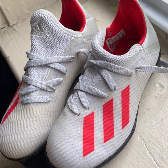 Little girls size 11k adidas sneakers - Picture 3 of 7